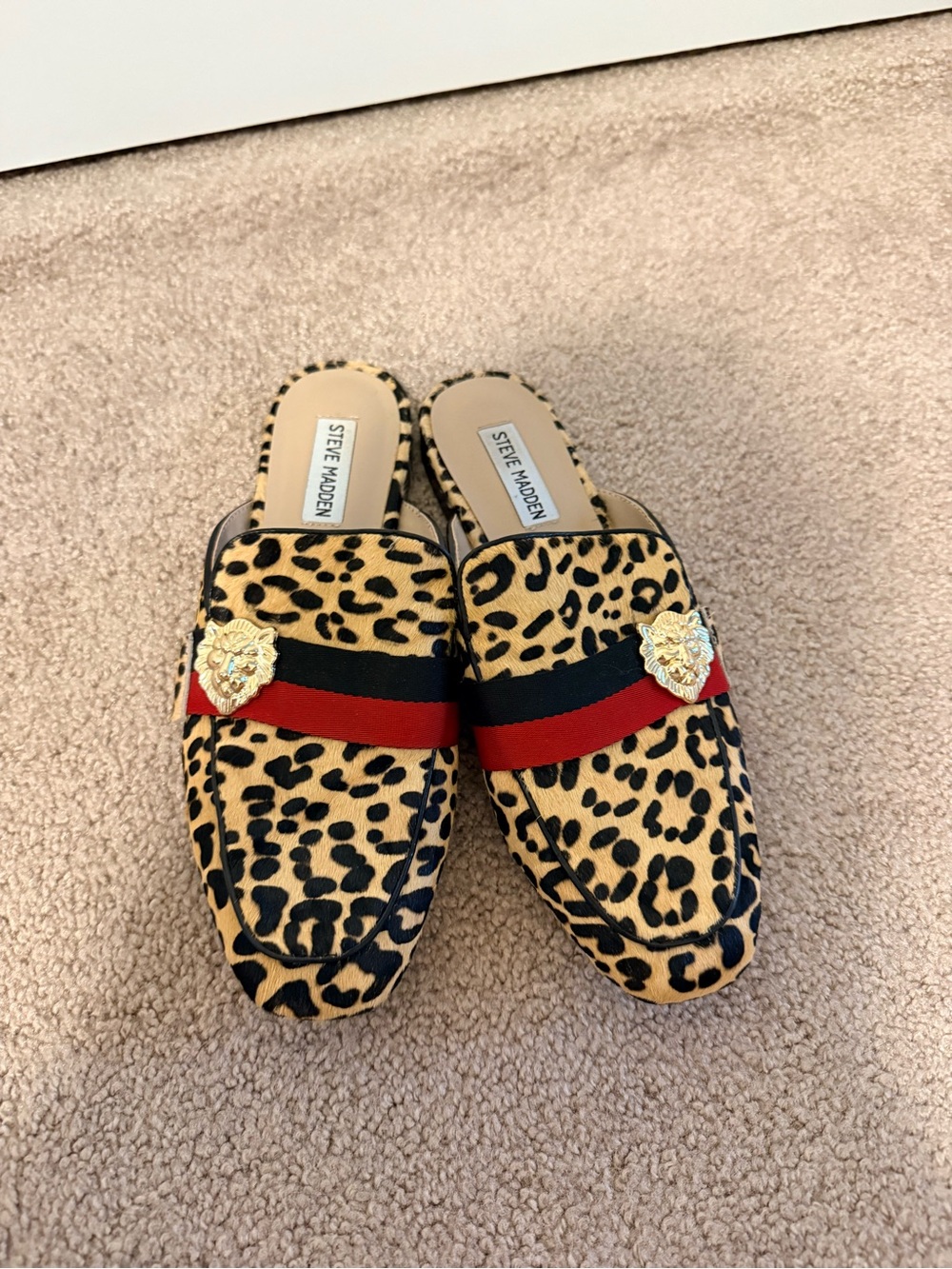 Steve Madden Leopard Cow Hair Mule Loafers Gold Lion Flats Size 9 - Picture 6 of 7